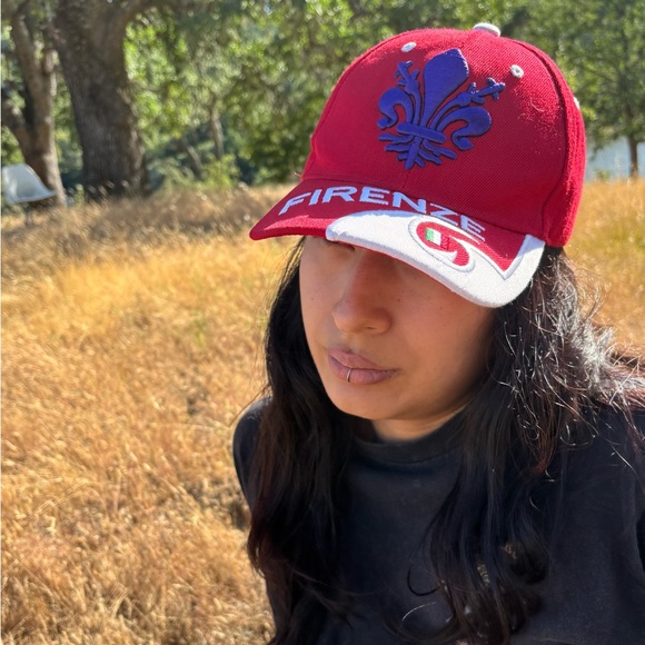 Firenze Red Cap w/ Fleur-de-Lis Embroidery and White Detailing, Italian Flag - Picture 1 of 8